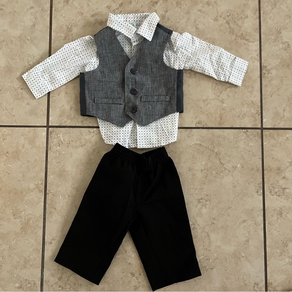 New without tags Stylish Gray Vest and Black Pants Set